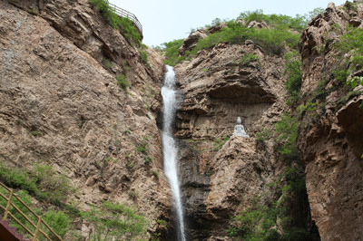 平顶山市旅游局张风岭局长带队到鲁山阿婆寨景区视察工作